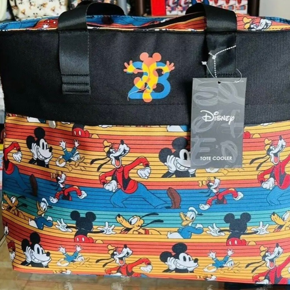 New Mickey Mouse & Friends Cooler Bag Insulated 20-Can . Beach Car Travel Tote